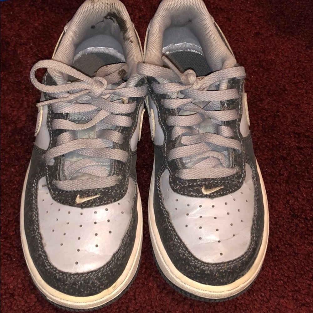 Nike shoes - Picture 3 of 4